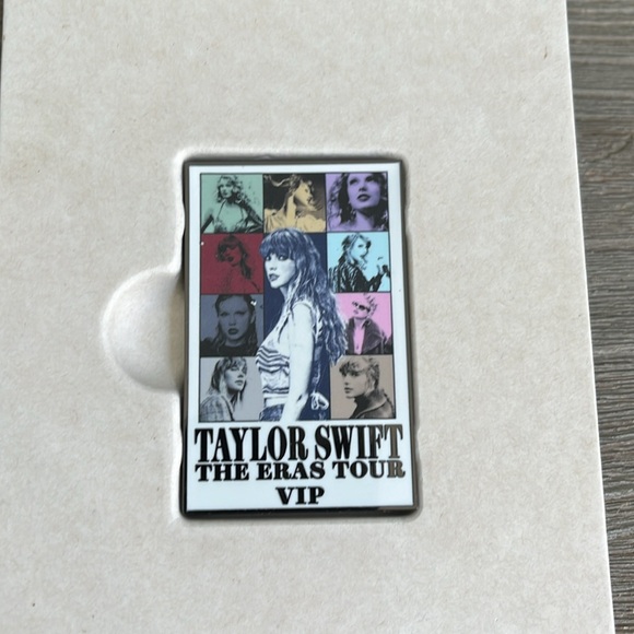 Taylor Swift Eras Tour Pin - Limited Edition - Picture 3 of 3